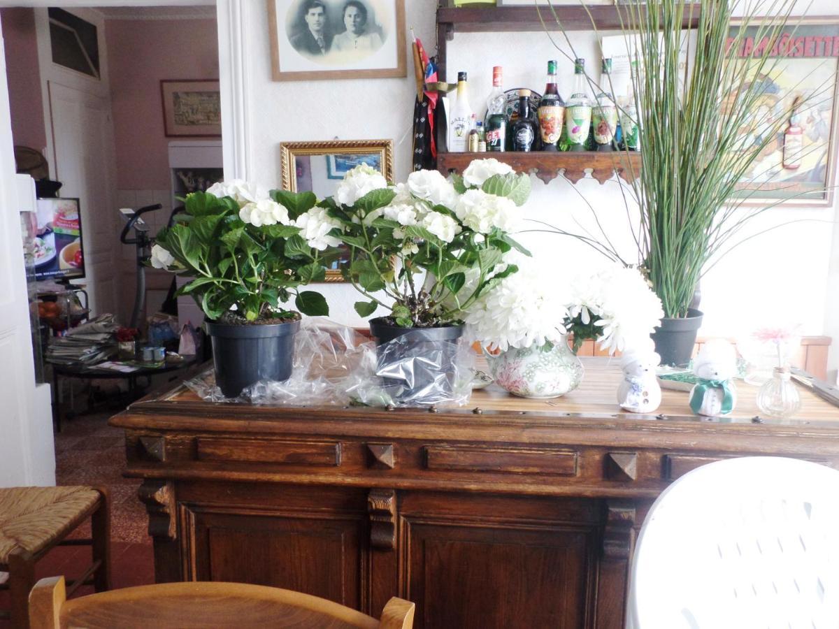 Les Marronniers Bed & Breakfast La Chapelle-sous-Brancion Exterior photo