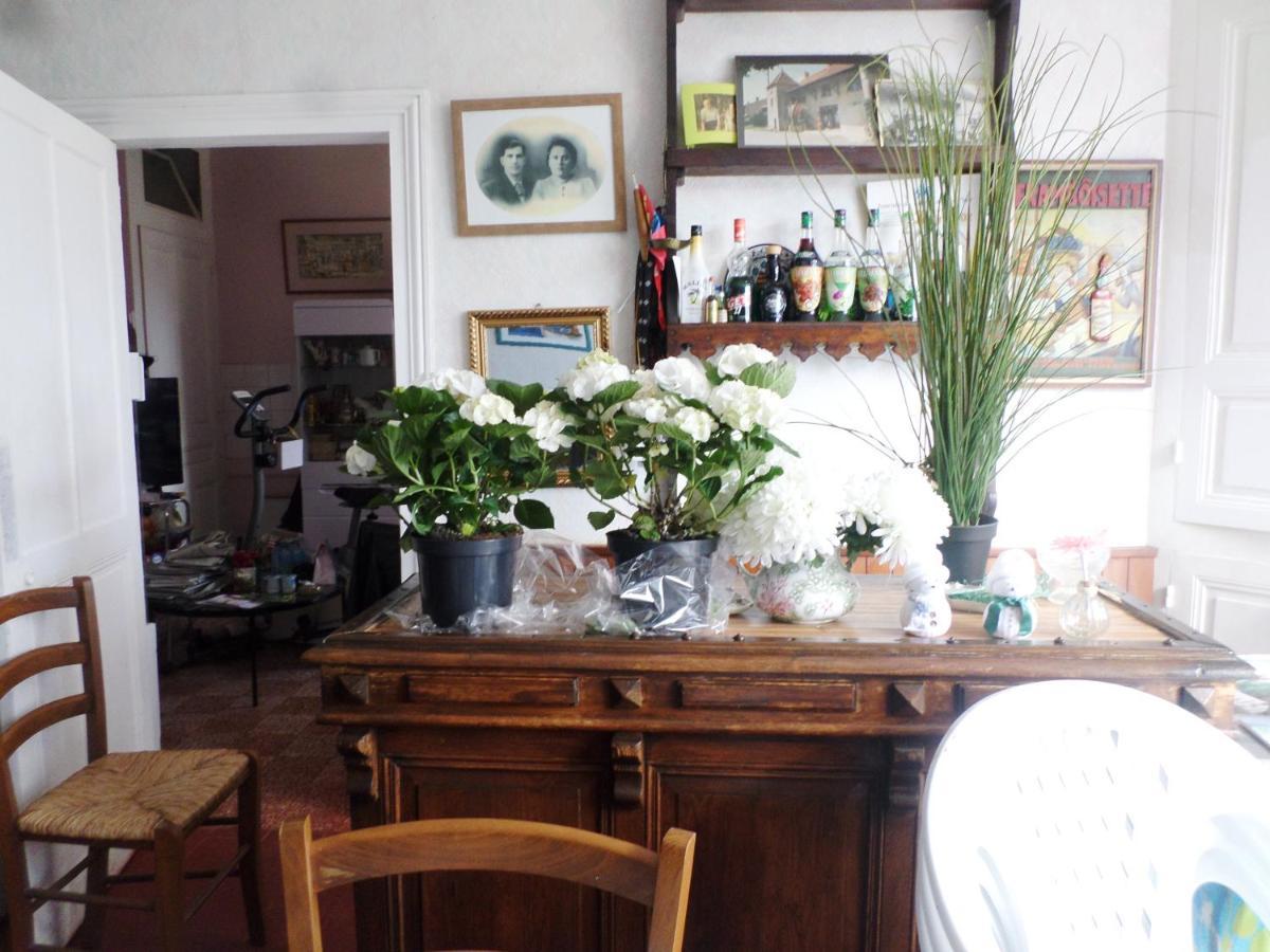 Les Marronniers Bed & Breakfast La Chapelle-sous-Brancion Exterior photo